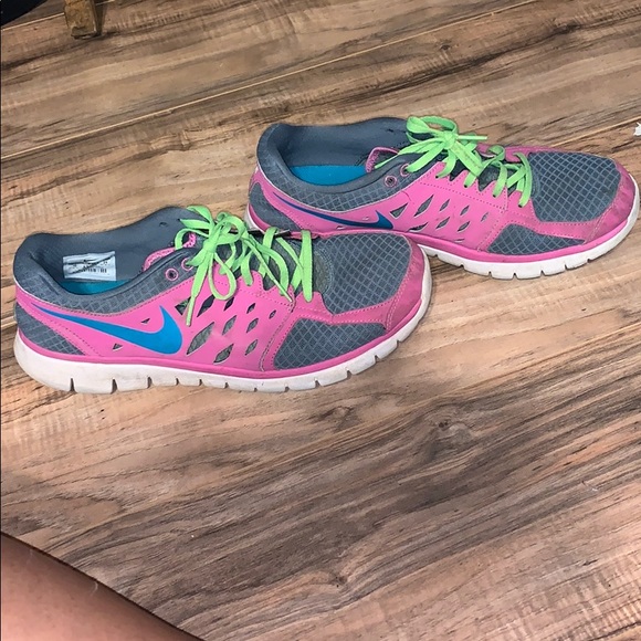 Women’s Sneakers - Picture 4 of 5